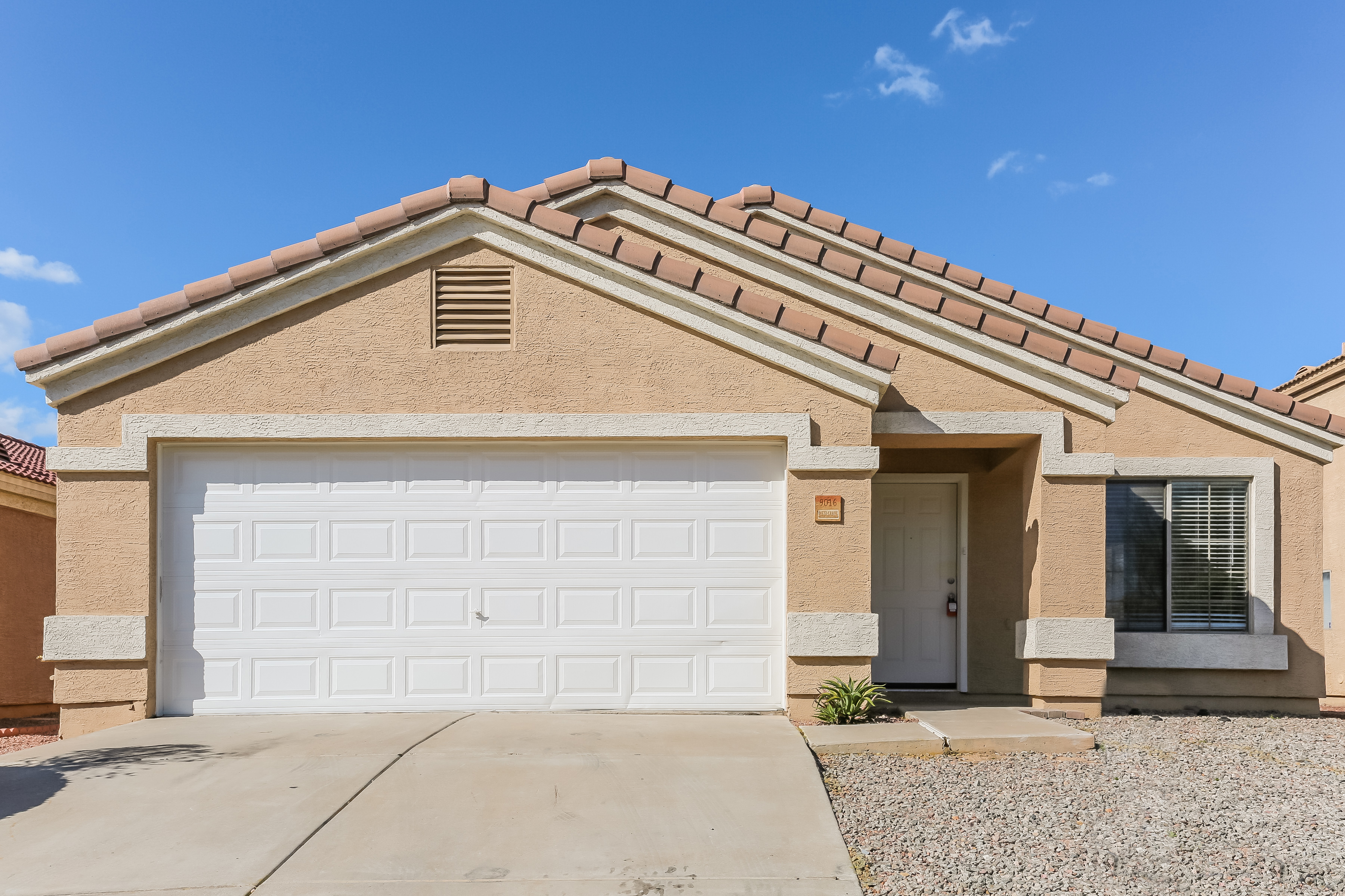 9016 W Pinchot Ave Phoenix, AZ 85037